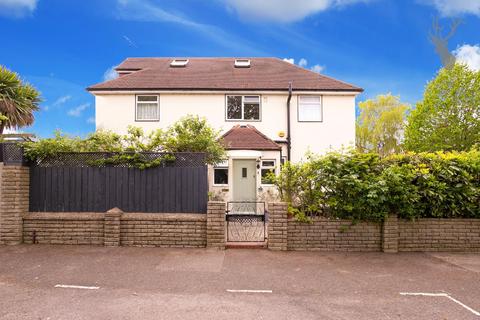 5 bedroom detached house for sale - Beech Hall Crescent, London