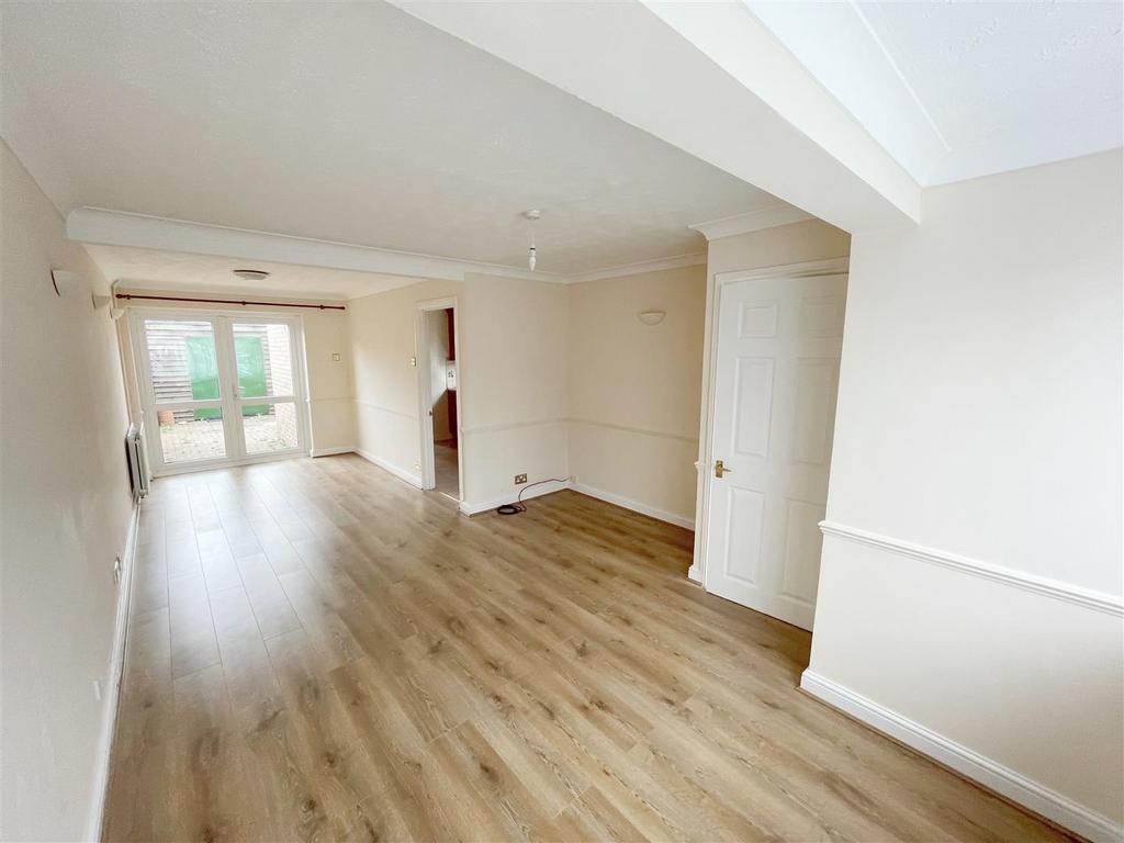 Bettina Grove, Bletchley, Milton Keynes 3 bed semidetached house £