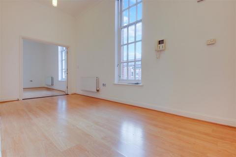 2 bedroom flat to rent, Wilde Court, Beningfield Drive, Napsbury Park