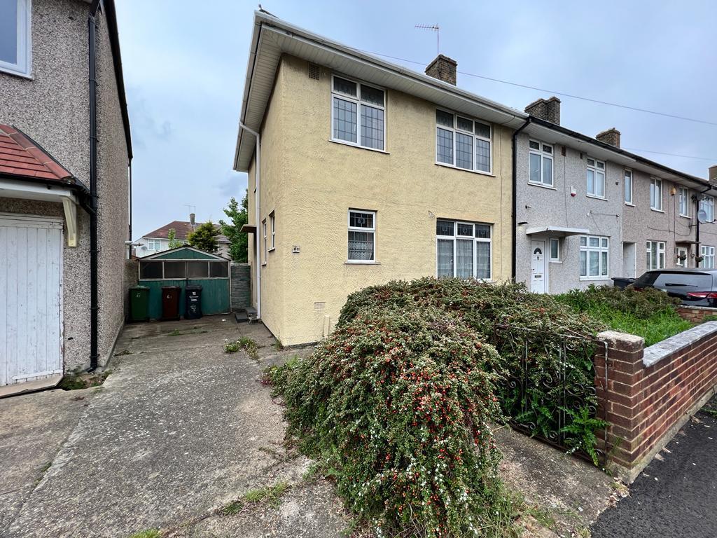 Lindsey Road, Dagenham 3 bed end of terrace house £395,000