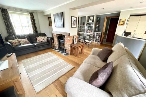 17 Coldstream Lane, Hardingstone, Northampton, NN4 6DB