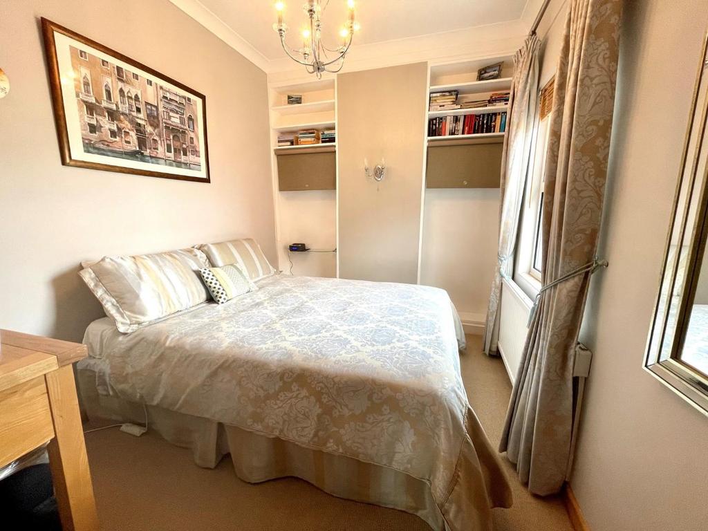 Guest Room.jpg