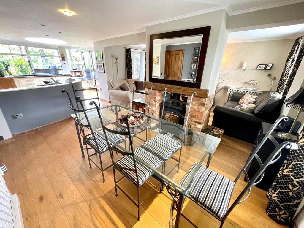 Living Area.jpg