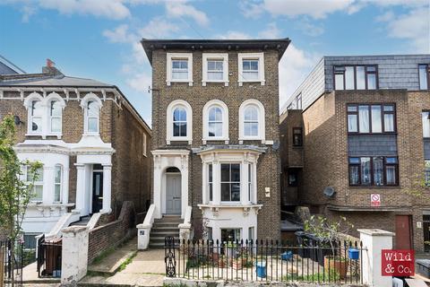 21c Brookfield Road, Hackney, London, E9 5AH