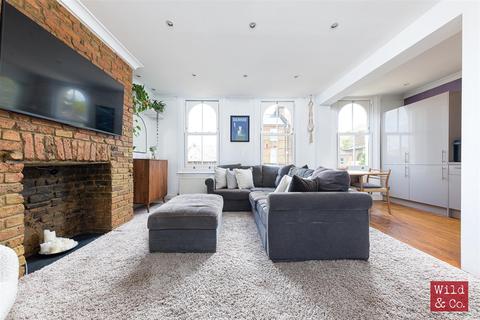 21c Brookfield Road, Hackney, London, E9 5AH