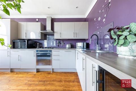 21c Brookfield Road, Hackney, London, E9 5AH
