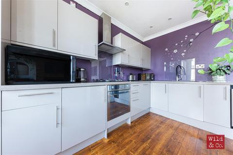 21c Brookfield Road, Hackney, London, E9 5AH