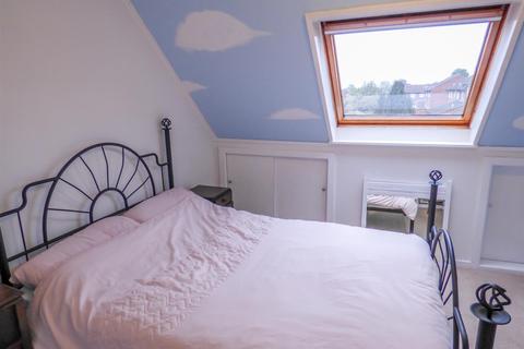 5 Armoury Drive, Gravesend, DA12 1LZ