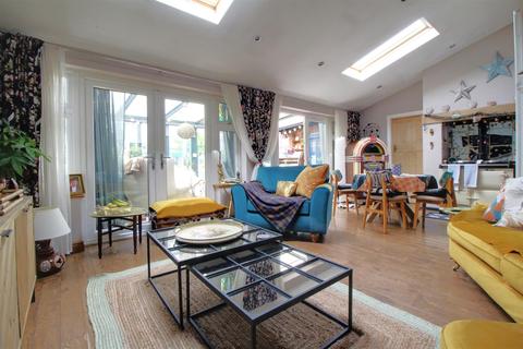 30 Churchill Road, Gloucester, GL1 5BS