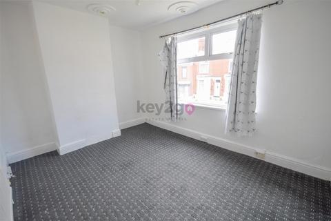 3 bedroom detached house to rent - Idsworth Road, Sheffield, S5
