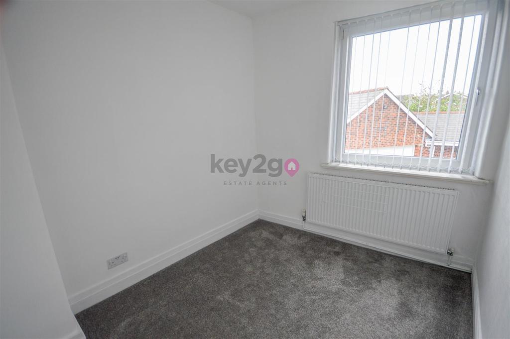 Barlborough Road, Clowne, Chesterfield 2 bed end of terrace house £