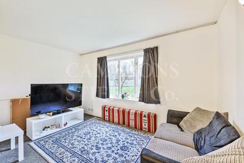 27 Rusper Close, London, NW2 6QS