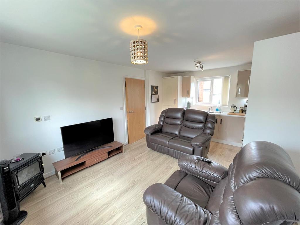 Edward Drive, Clitheroe, Ribble Valley 2 bed apartment £140,000