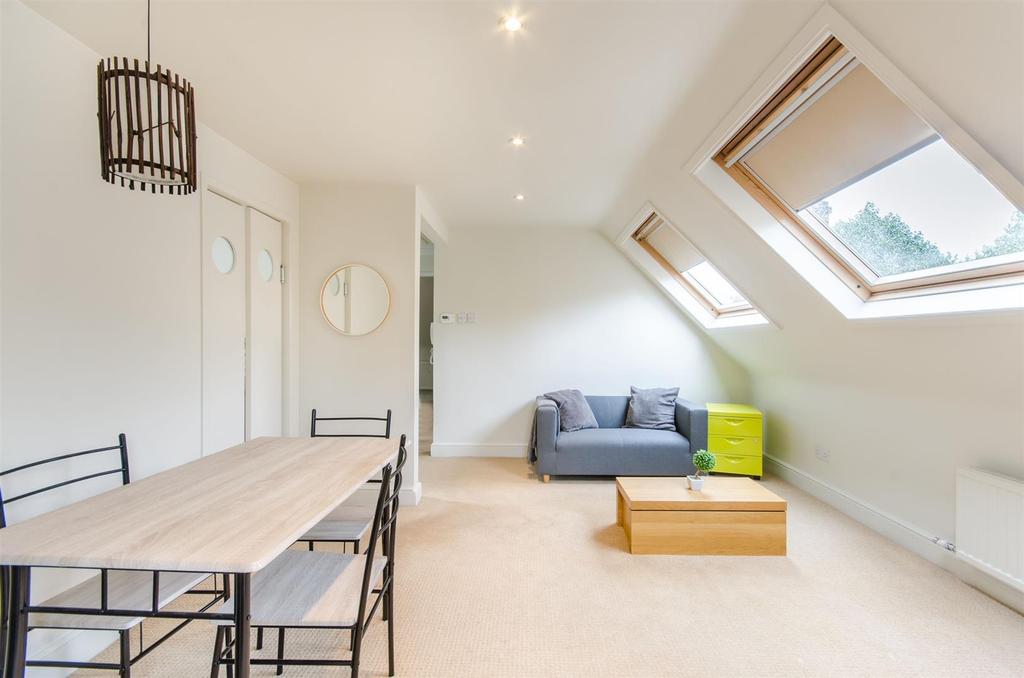 Dartmouth Road, London NW2 2 bed flat for sale £425,000