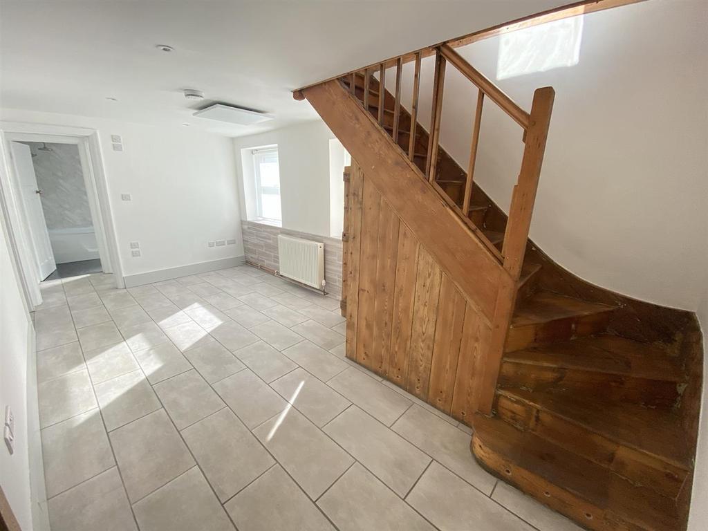 Entrance hall / study