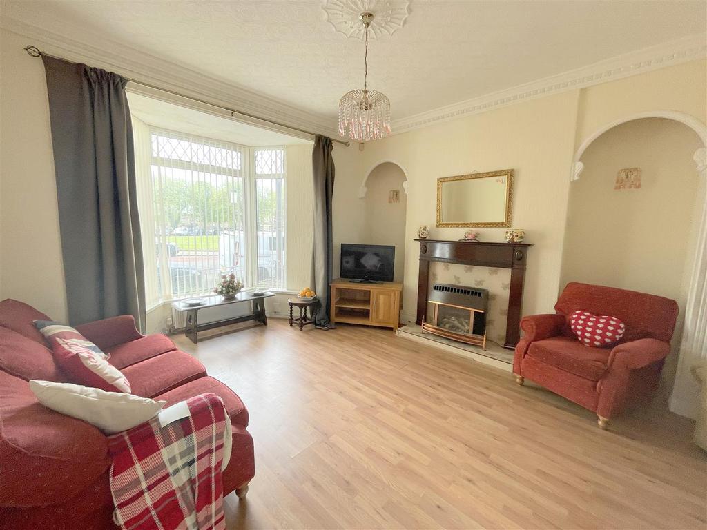 St. Helens Crescent, Swansea 3 bed terraced house £240,000