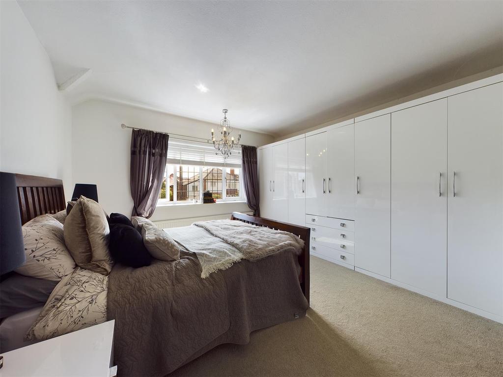 Bedroom: