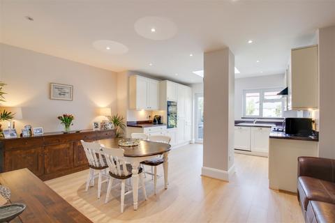 32 Woodgrange Avenue, Enfield, EN1 1EW