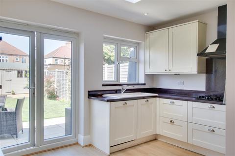 32 Woodgrange Avenue, Enfield, EN1 1EW