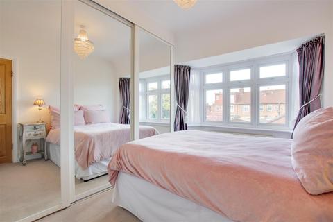 32 Woodgrange Avenue, Enfield, EN1 1EW