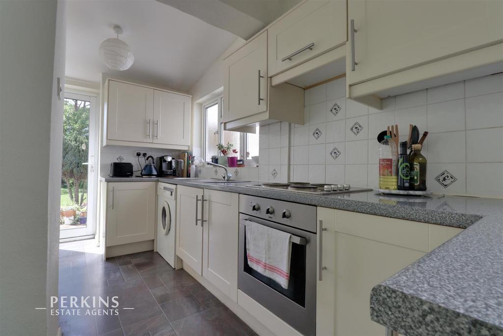 Kitchen2.jpg