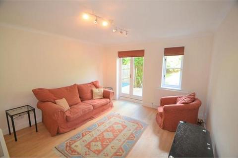 2 bedroom end of terrace house to rent, Grenville Place, Mill Hill, NW7