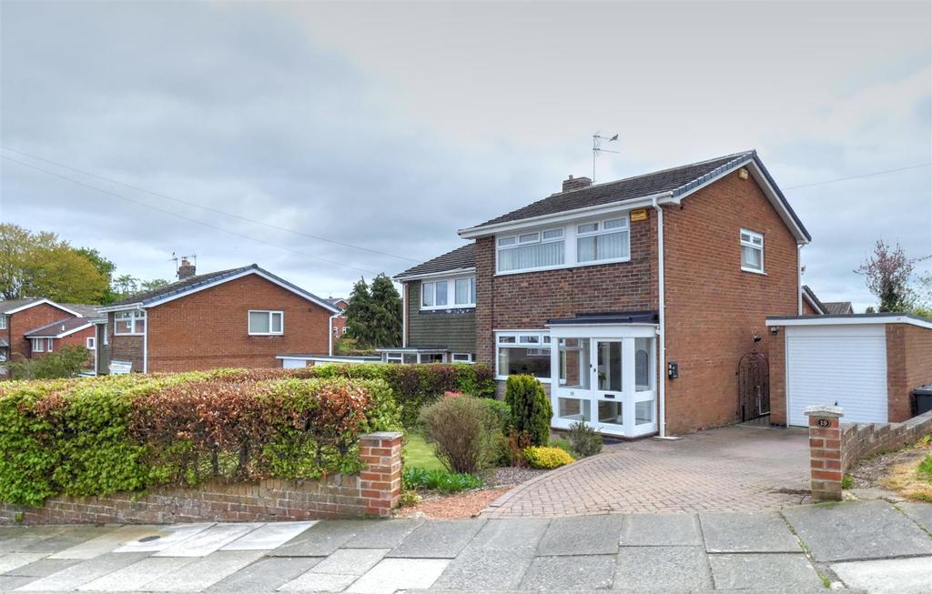 The Pastures, Morpeth 3 bed semidetached house £280,000