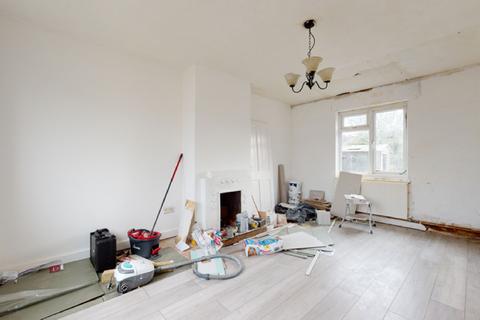 2 Elmerside Road, Beckenham, BR3 4AJ