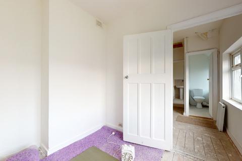 2 Elmerside Road, Beckenham, BR3 4AJ