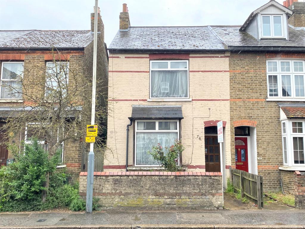 76 Rockingham Road, Uxbridge 3 bed end of terrace house £250,000