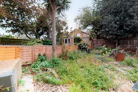 14 Chancelot Road, London, SE2 0NB