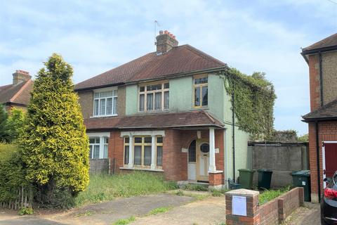 3 bedroom semi-detached house for sale - 61 Penton Road, Staines-Upon-Thames, Surrey