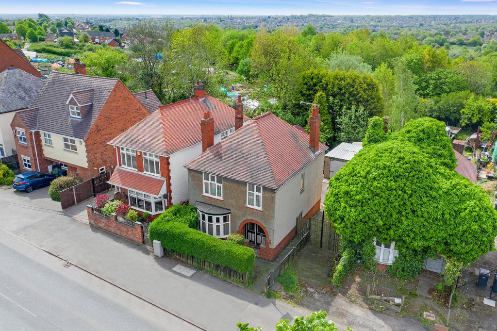 53 Camp Hill Road, Nuneaton... 4 bed detached house £100,000