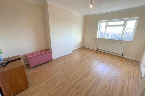 89 Monarch Parade, Mitcham, CR4 3HB