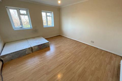 89 Monarch Parade, Mitcham, CR4 3HB