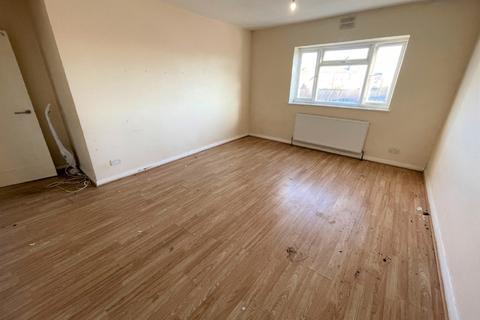 3 bedroom flat for sale - 89 Monarch Parade, London Road, Mitcham