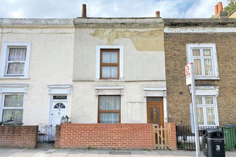 6 Waverley Road, London, SE18 7TN