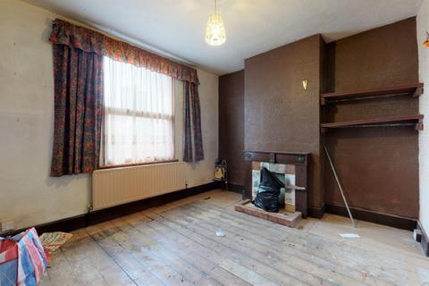 6 Waverley Road, London, SE18 7TN