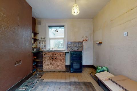 6 Waverley Road, London, SE18 7TN