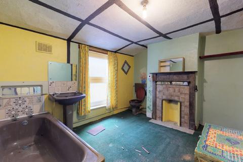 6 Waverley Road, London, SE18 7TN
