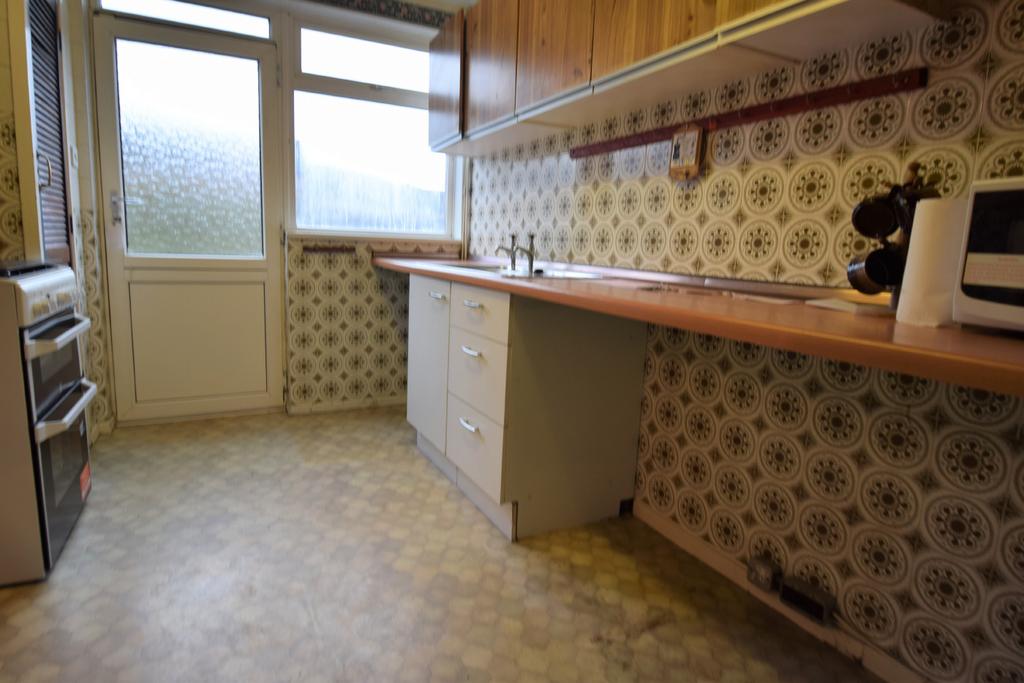 4 Clyde Road, Brockworth, Gloucester 3 bed terraced house £50,000