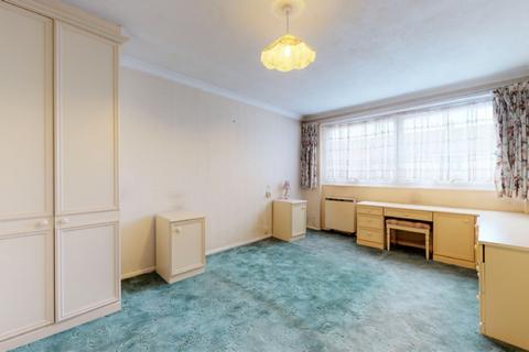 20 Carlton Close, Upminster, RM14 2YR