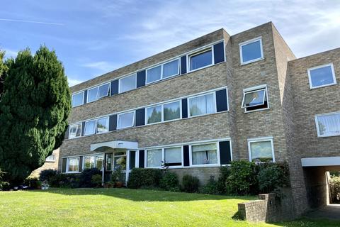 20 Carlton Close, Upminster, RM14 2YR