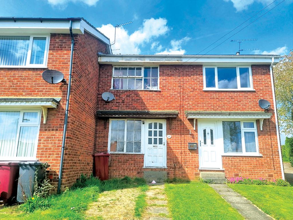 47 Springfield Close, Eckington... 2 bed terraced house £40,000
