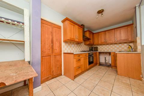 11 Flanshaw Grove, Wakefield, WF2 9LH