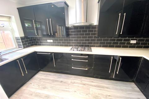3 bedroom terraced house to rent, Morrab Gardens, Ilford IG3