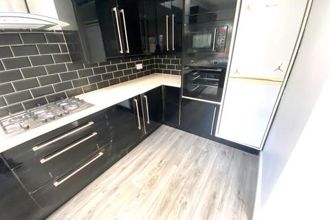 3 bedroom terraced house to rent, Morrab Gardens, Ilford IG3
