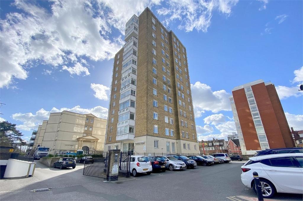 Tower Court, West Cliff Road, Bournemouth, BH2 2 bed apartment £300,000