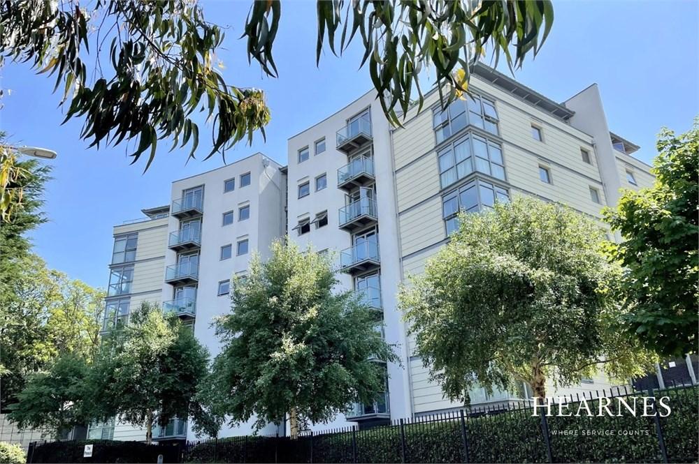 St Peters Road, Bournemouth, Dorset, BH1 2 bed apartment £280,000