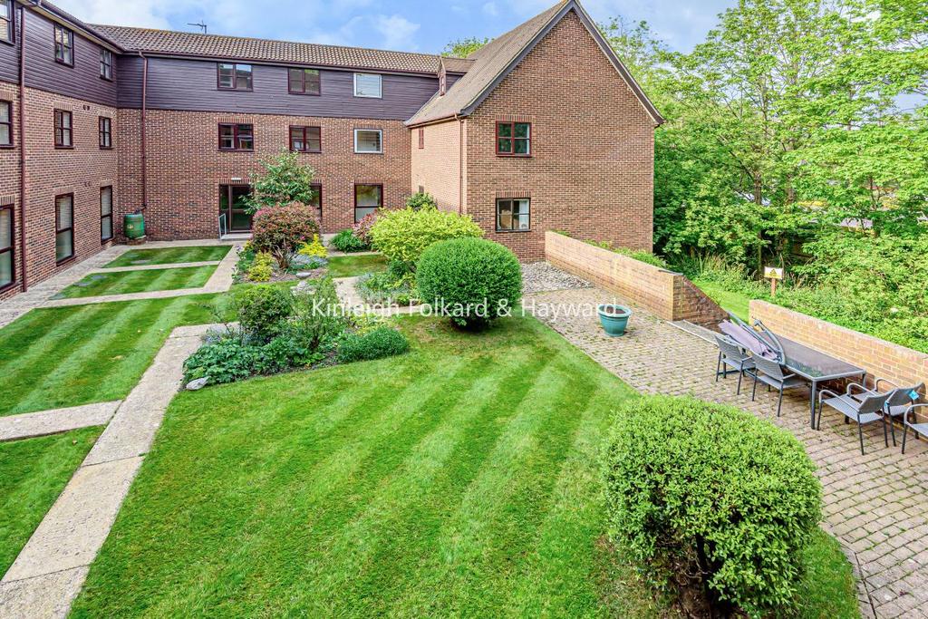 Pond Cottage Lane, West Wickham 2 bed flat for sale £200,000